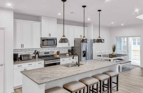 Millville House | Idyllic Beach Retreat Near Bethany with Oceanfront Pool