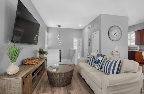 Miramar Beach House | Beach Retreat Cottage 116: Family-Friendly Pool Oasis