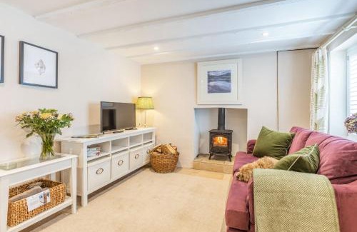 Instow House | Pet-Friendly Beach Retreat: 4-Star Rating & High Review Score