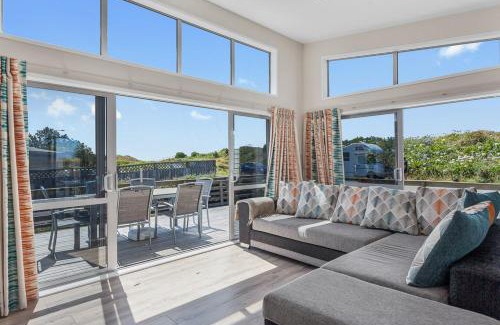 Ohope House | Relaxing Beach Retreat: Ohope Holiday Home Awaits You
