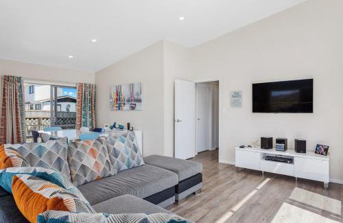 Ohope House | Relaxing Beach Retreat: Ohope Holiday Home Awaits You