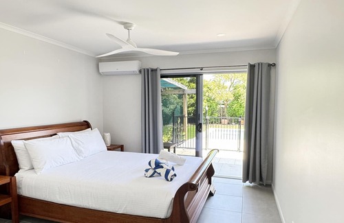 Kewarra Beach Apartment | Beach retreat on Poolwood