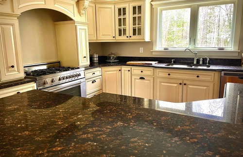 North Hampton House | Beach Retreat: Hot Tub, Oceanfront & Perfectly Rated 10/10