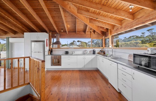 Surf Coast House | Relax at Beach Retreat ID - AI110: Oceanfront Bliss Awaits