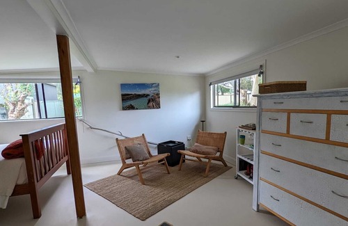 Culburra Beach House | Beach & River Hideaway- 4 minute walk to the Ocean!
