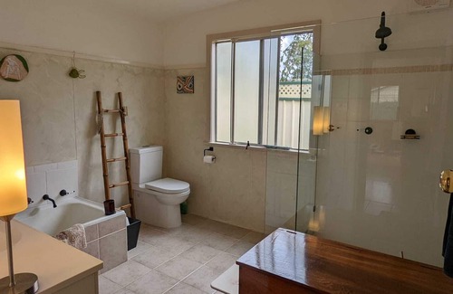 Culburra Beach House | Beach & River Hideaway- 4 minute walk to the Ocean!