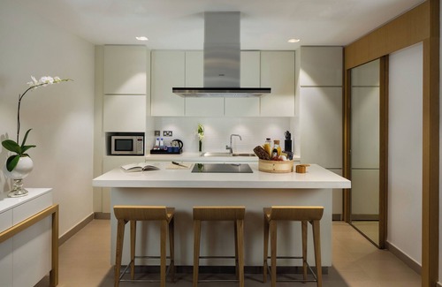 Al Zahiyah Hotel | Elegant Beach Rotana Residences: Top Amenities & 9/10 Rating