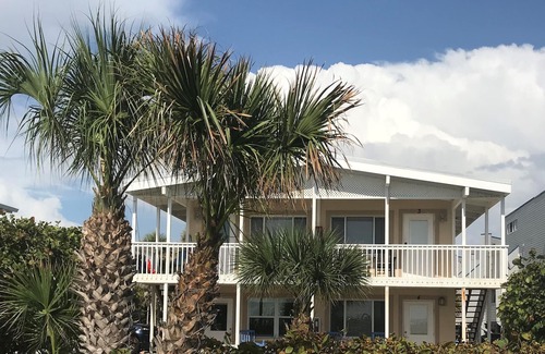 Englewood Villa | Beachfront Oasis: Relax on the Porch with Ocean Views