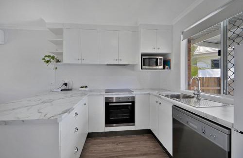 Bargara House | Beach Shack at Archie’s - Family-Friendly Retreat, 4 Stars