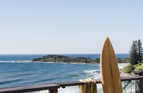 Yamba House | Ocean View Beach Shack: Guest Rated 10/10 on Main Beach