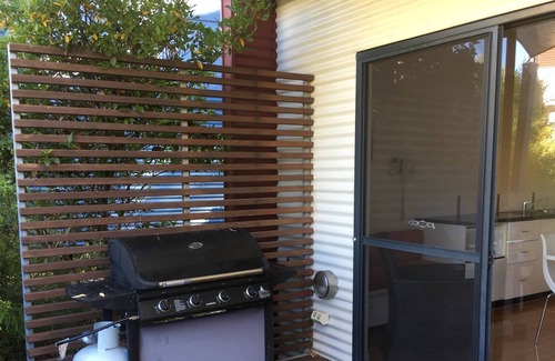 Preston Beach Ski Chalet | BEACH SHACK PRESTON BEACH RESORT - HEATED POOL - FOXTEL - 500M TO BEACH