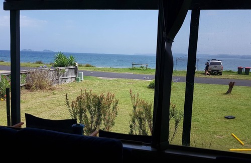 Long Beach House | Beach Side Cabin with Uninterrupted Bay Views & Pool
