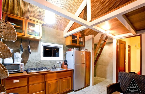 Pavones Cabin | Beachside Cozy Studio with Ocean Views & Spa Amenities