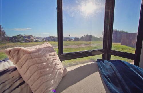 Semaphore Park Apartment | Beachfront Getaway at Sandy Feet 1 in Semaphore