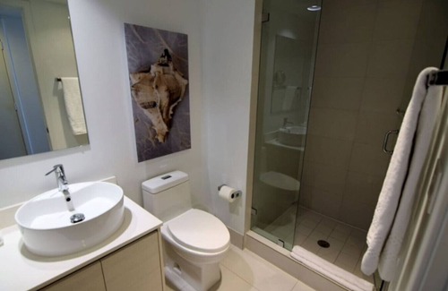 Hallandale Beach Hotel | Beach Studio Apartment with Full Beds & Great Amenities