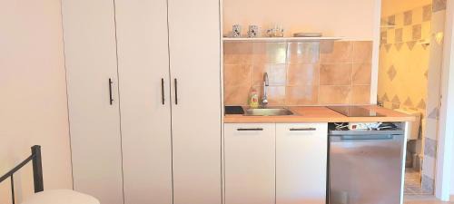 Mastichochoria Apartment | Beach Studio Apartment 3 in Komi - Highly Rated & Family-Friendly