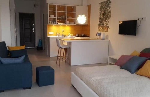 Kvariati Apartment | Beach Studio Apartment in Kvariati - Family-Friendly Retreat