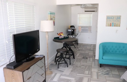 Ocean Ridge Apartment | Inviting Beach Studio with Pool Steps from the Ocean