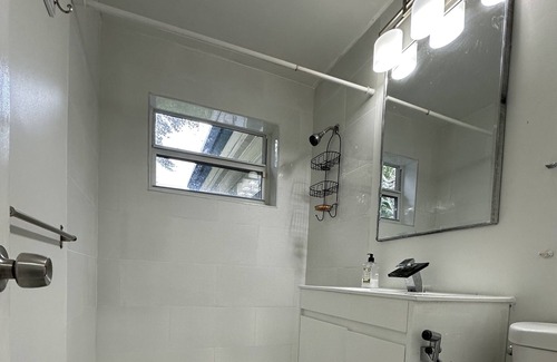 Little Ranches House | Ideal Family Retreat Steps from Hollywood Beach