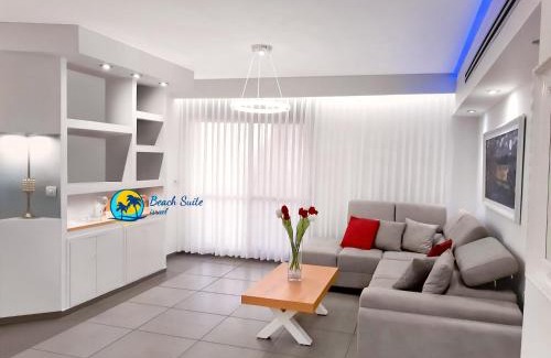 Ashkelon Apartment | Relaxing Beach Suite with Private Jacuzzi & Ocean Views