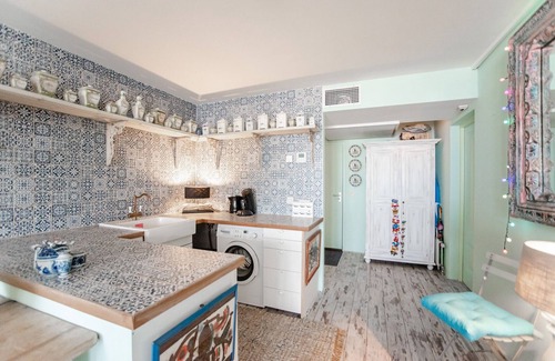 Zandvoort Apartment | Oceanfront Beach Suite Sand with Spa & Kitchen Amenities