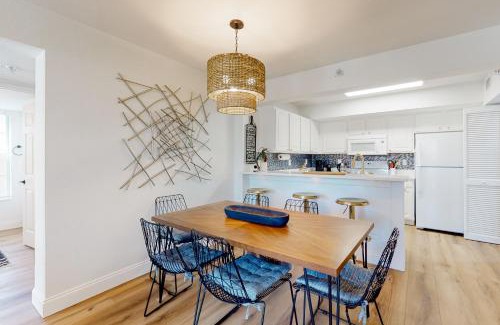 Winkler Apartment | Family-Friendly Beach Sunflower with Pool Access Awaits You