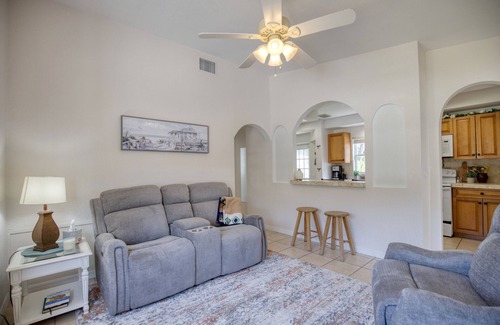 Sarasota Cottage | Comfortable Coastal Cottage Near Attractions for Families!