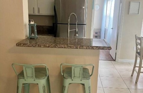 Villas Condo | Updated Beach-Themed Condo with Pool & Spa - Venetian Palms