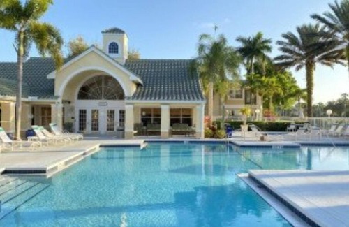 Villas Condo | Updated Beach-Themed Condo with Pool & Spa - Venetian Palms