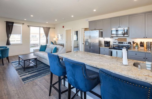 Half Moon Bay House | Cozy Beach Town Home with Hot Tub - Steps to the Shore