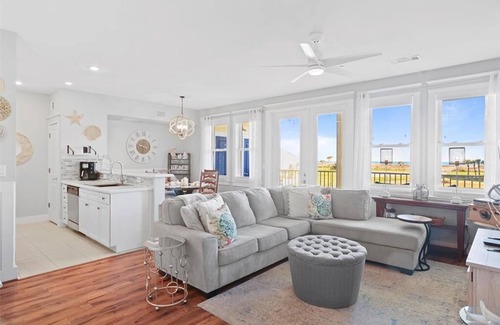 Red Fish Cove Condo | Beach Tranquility: Enjoy a Relaxing Stay Near Beach Club
