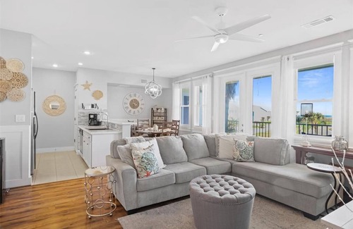 Red Fish Cove Condo | Beach Tranquility: Enjoy a Relaxing Stay Near Beach Club