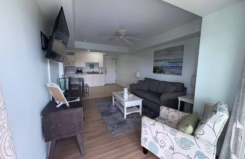 North Litchfield Beach Condo | Charming 1BR Condo in Litchfield with Oceanfront Views
