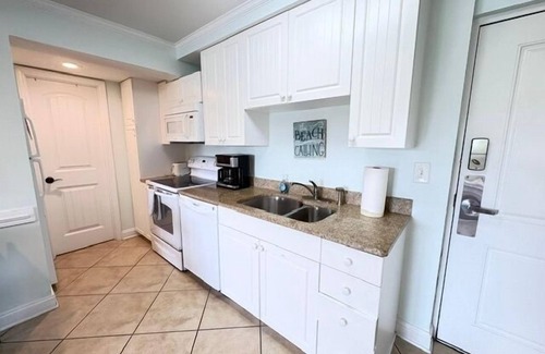 North Litchfield Beach Condo | Charming 1BR Condo in Litchfield with Oceanfront Views