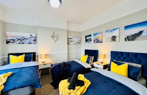 Westcliff-on-Sea Apartment | Beach Vibes by Artisan Stays: Pet-Friendly Getaway