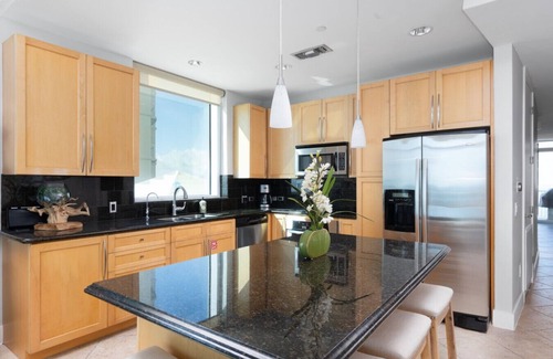 South Padre Island Apartment | Oceanfront Getaway at Sapphire 2103 with Amazing Amenities