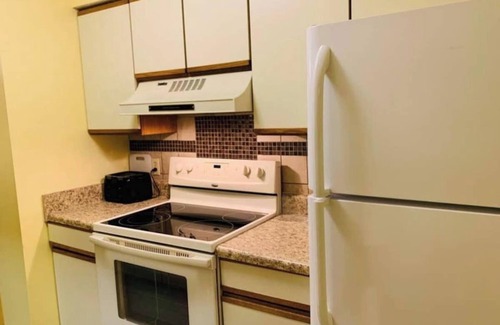 Myrtle Beach Condo | Cozy Beach Condo with Pool, Steps to the Sand - 10/10!
