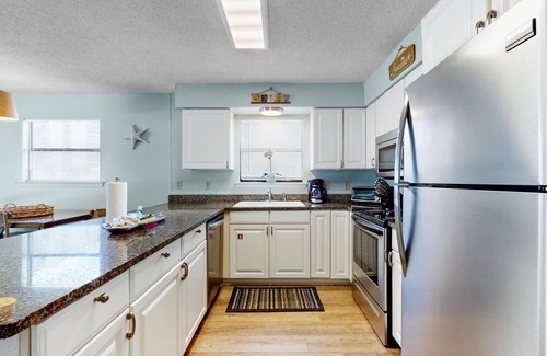 Orange Beach Condo | Oceanfront Beach View Retreat with Pools for 8 Guests