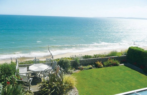 Southbourne House | Seaside Retreat: Beach View in Southbourne with Kitchen