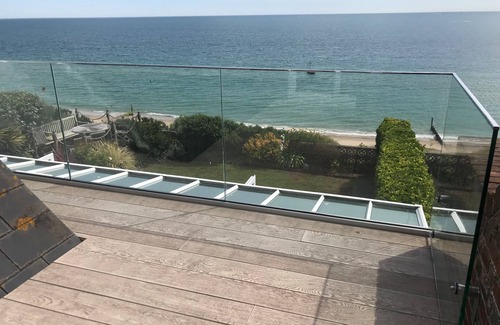 Southbourne House | Seaside Retreat: Beach View in Southbourne with Kitchen