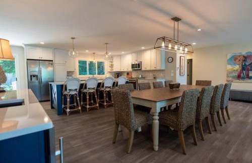 Macatawa House | Scenic Beach View Cottage with Oceanfront Access