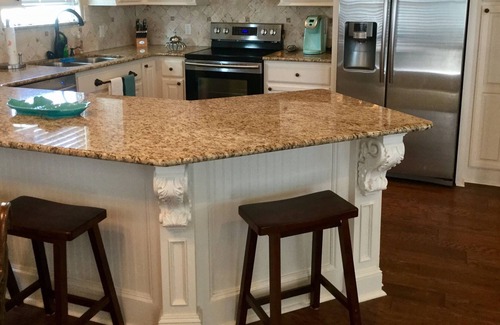 Port Bolivar Cabin | ~ Beach view ~ Custom 2 bedroom 2 bathroom~ short walk to the beach