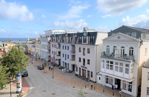Warnemuende Apartment | Oceanfront Getaway: Rated 10/10, Family-Friendly Amenities