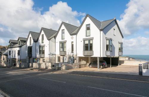 St Ives House | Ocean View Bliss at Beach View - 4 Star, Guest Rated 10/10