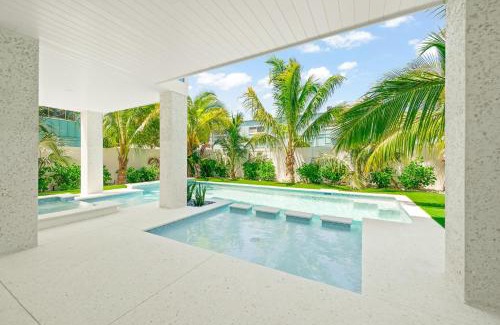 Bradenton Beach House | Oceanfront Beach View Paradise: A 4-Star Family Retreat