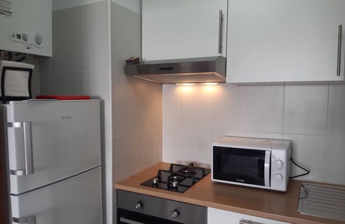 Cavacos Apartment | Oceanfront Retreat with Free WiFi and Pet-Friendly Amenities