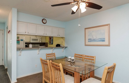 Corpus Christi Condo | Relaxing Retreat with Ocean View & Spa Amenities Await