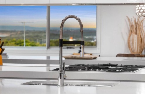 Ocean Grove House | Unwind with Beach Views on the Terrace – Guest Rated 10/10