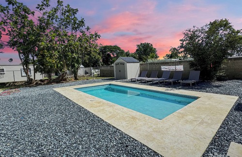 Islote House | Beach Villa #2 charming 3-bedroom house with WiFi, AC in pleasant Arecibo