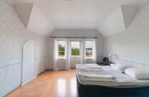 Tord House | Pet-Friendly Beach Villa with 4 Bedrooms & Great Reviews
